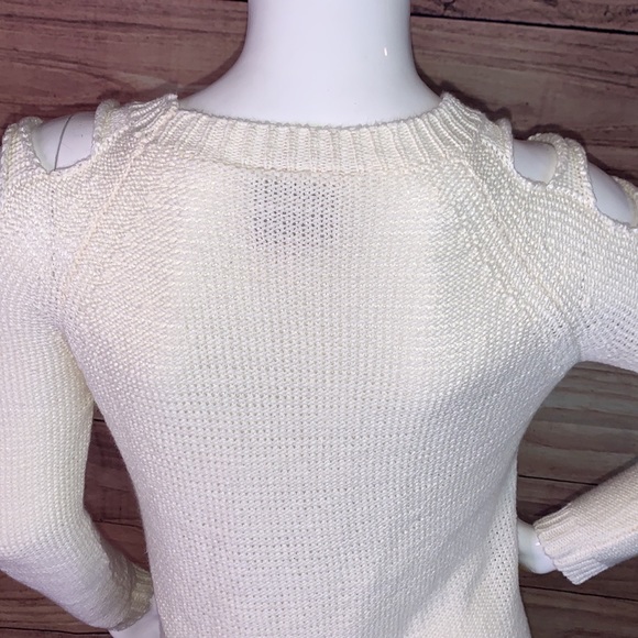 Romeo & Juliette Couture knitted white sweater top cold shoulder sz M stretch md - Picture 5 of 17